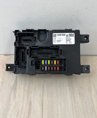 Opel Corsa D Fuse module 13367920 28303062 401154265