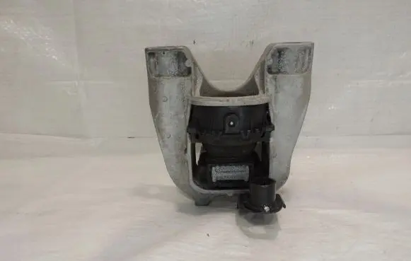 Ford Fiesta Engine mount vacuum valve L1BG-6F012-DB