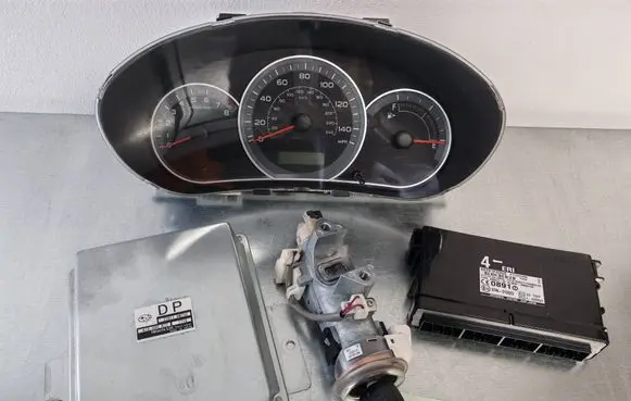 Subaru Impreza III Engine control unit/module 22611AM750 A18000R7Z