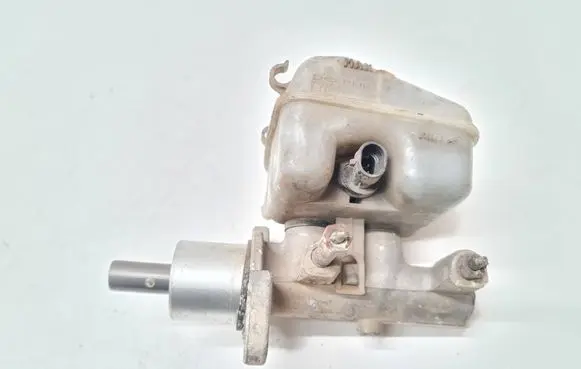 Master brake cylinder