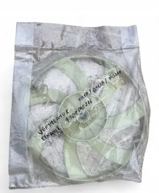 Renault Clio III Rear windscreen/windshield window 7701045216