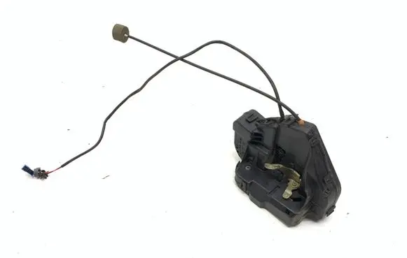 Mercedes-Benz C W203 Rear door lock 2037300135