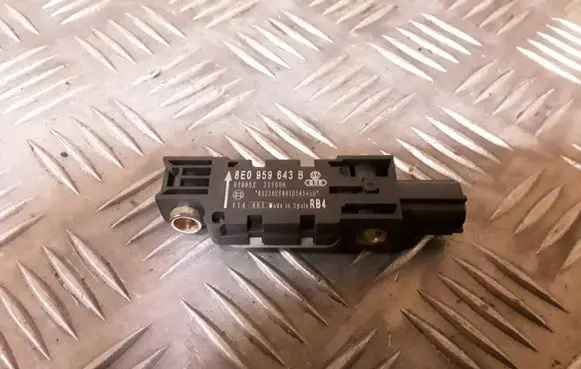 Audi A4 S4 B7 8E 8H Airbag deployment crash/impact sensor 8E0959643B
