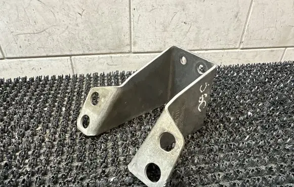 Volvo S60 Muffler mount bracket/holder 31439520