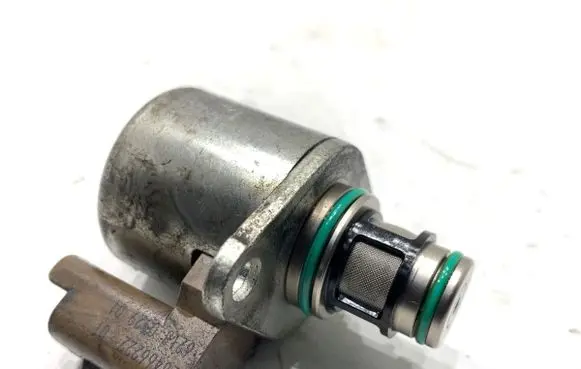 Peugeot 508 Fuel pressure regulator 28466222
