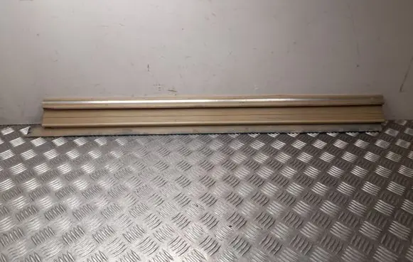 Mercedes-Benz S W126 Other sill/pillar trim element 051
