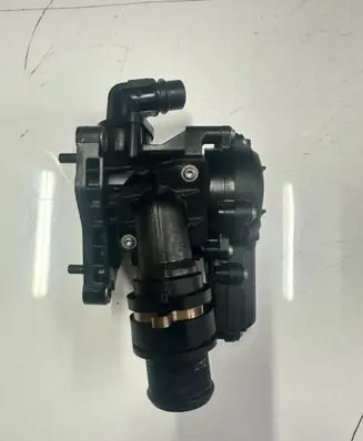 KIA Sportage Thermostat/thermostat housing 256002M810