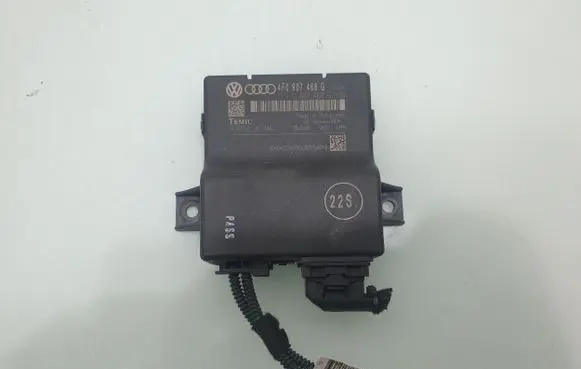 Audi A6 S6 C6 4F Gateway control module 4F0907468G