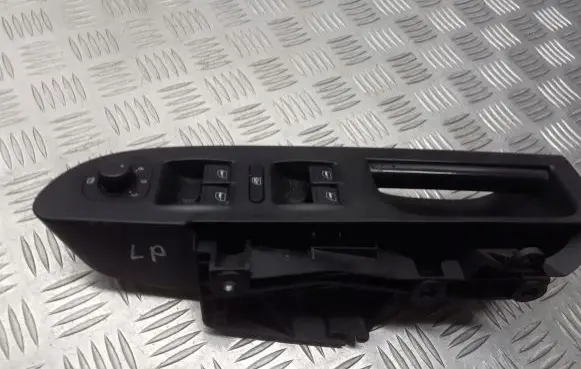 Volkswagen PASSAT B6 Front door window switch trim 