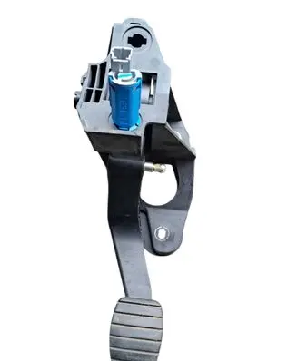 Renault Twingo III Clutch pedal 465030341R 7RPP303410 A4532900500
