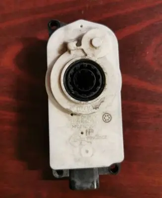 BMW X5 G05 Air flap motor/actuator 17204710 70330N09 5811R1001