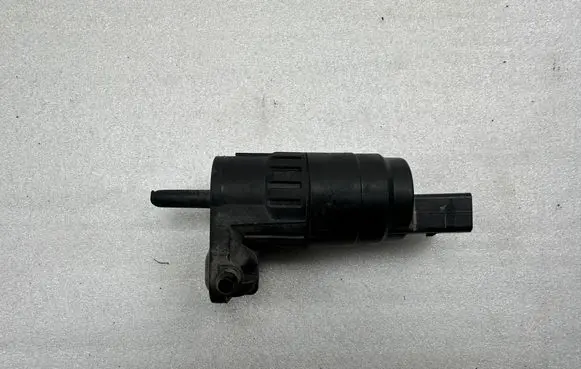 Volkswagen Tiguan Windscreen/windshield washer pump 1K6955651