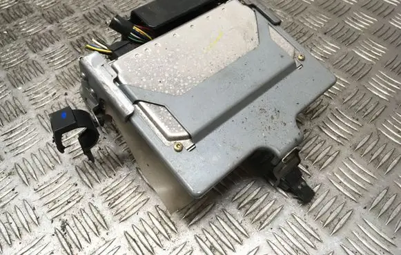 Toyota Corolla E120 E130 Engine control unit/module 8966102731 0261207411 1039S01678