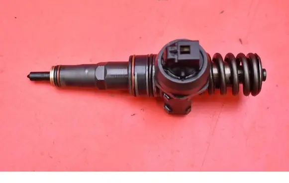 Skoda Fabia Mk1 (6Y) Fuel injector 038130073AJ