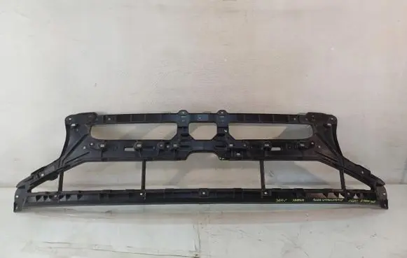 Audi e-tron Front bumper mounting bracket 4ke807683a