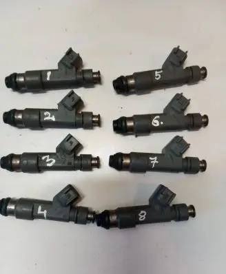 Volvo XC90 Fuel injector 8653608