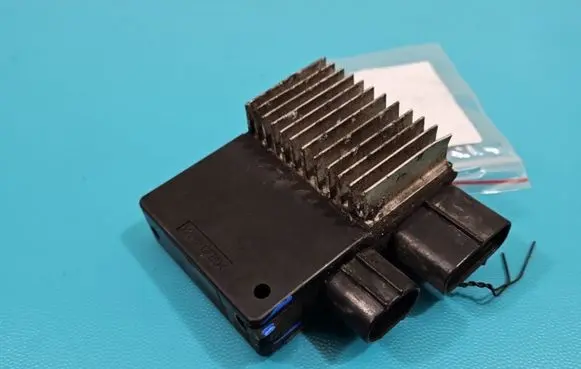 Coolant fan relay