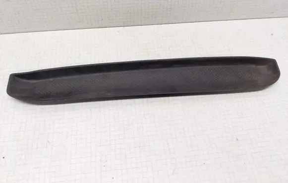 Volkswagen PASSAT B4 Other front door trim element 3A0868133