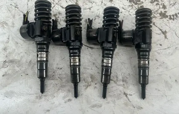 Audi A4 S4 B8 8K Fuel injectors set 0414720404 03G130073G
