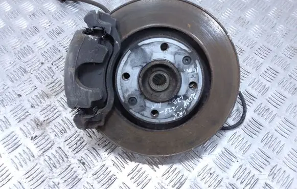 Peugeot 2008 I Front wheel hub