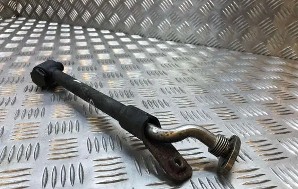 Volkswagen Caddy Turbo turbocharger oiling pipe/hose 03G145736