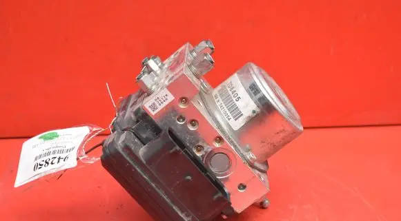 Nissan Leaf I (ZE0) ABS Pump 476604NC0B