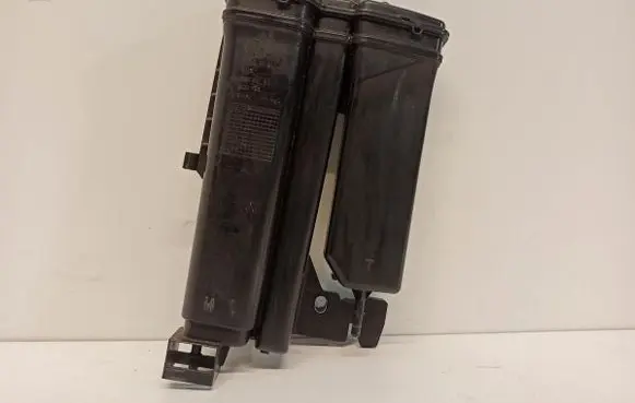 Active carbon filter fuel vapour canister