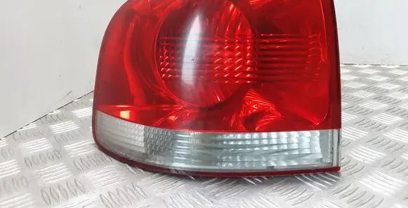 Volkswagen Touareg I Rear/tail lights 7L6945095K