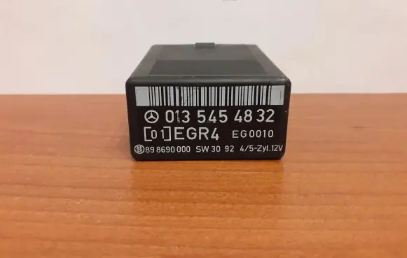 Mercedes-Benz E W124 Other relay 0135454832 898690000