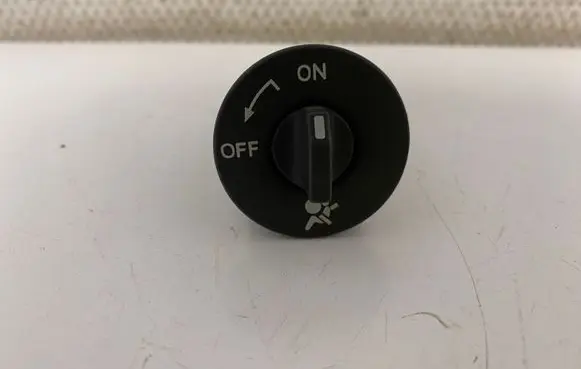 Passenger airbag on/off switch