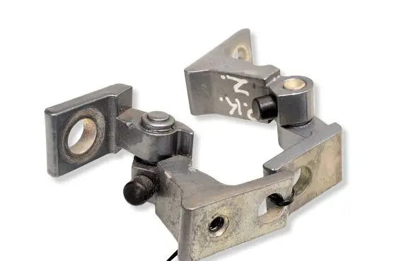 Skoda Yeti (5L) Front door hinge set 7N0831401 8K0831401A