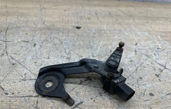 Audi A7 S7 4G Rear air suspension level height sensor 8R0941309C