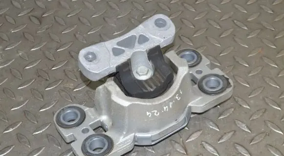 Jaguar E-Pace Engine mount bracket EJ327M121AD