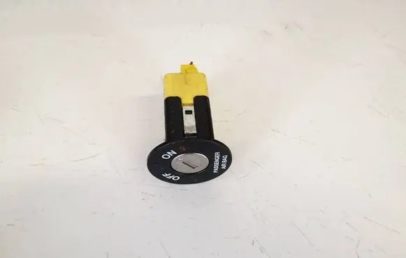 KIA Ceed Passenger airbag on/off switch 