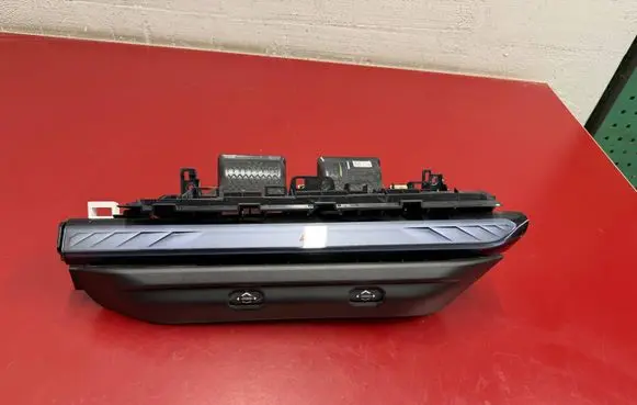 BMW X3 G45 Dash center air vent grill 5A38976 5B3BEA9 64225A38976