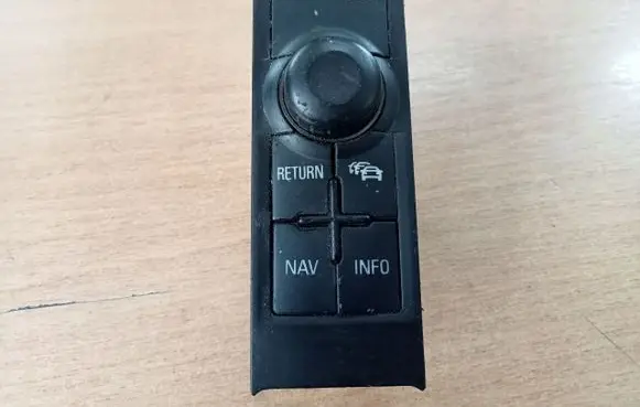 Multifunctional control switch/knob
