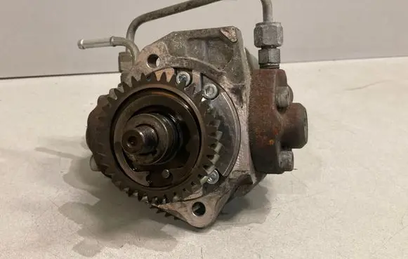 Subaru Legacy Fuel injection high pressure pump 2940001080