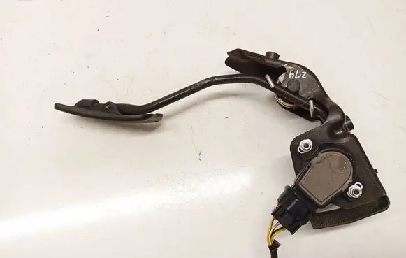 Toyota Avensis T250 Accelerator throttle pedal 
