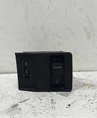 BMW 5 E34 Fog light switch 8110498