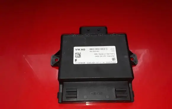 Seat Toledo IV (NH) Voltage converter/converter module 8K0959663C 111004208