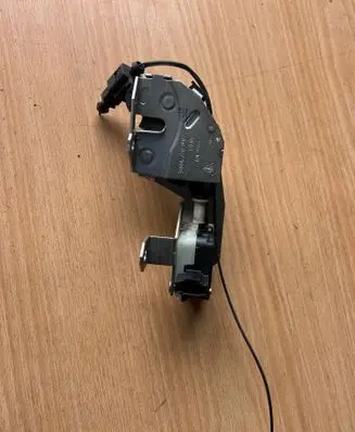 Volkswagen Touareg I Tailgate/trunk/boot lock/catch/latch 7L0827506E