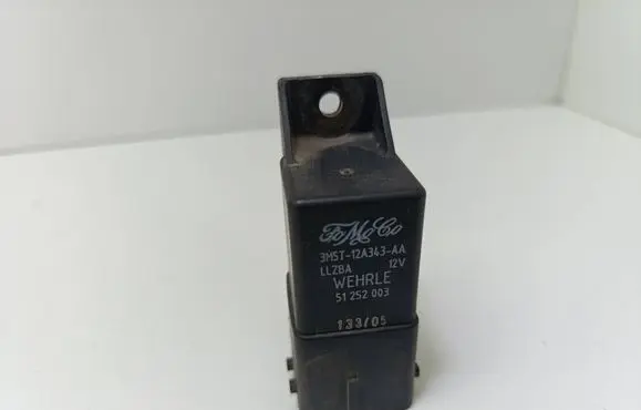 Volvo V50 Glow plug pre-heat relay 3M5T12A343AA