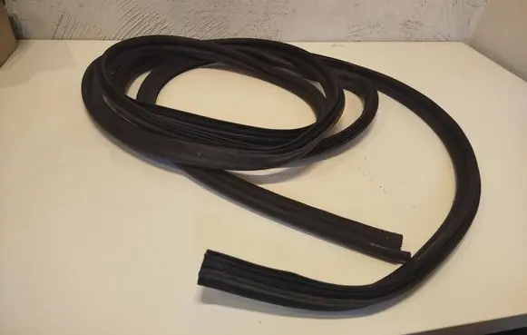 Renault Kangoo II Trunk rubber seal (body) 