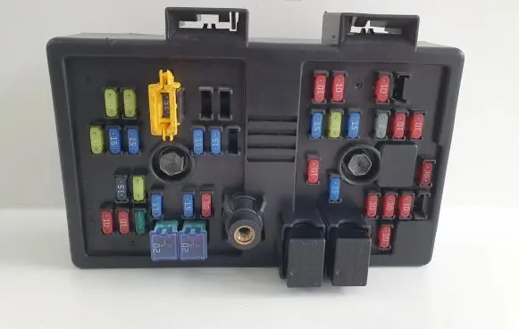 Chevrolet Captiva Fuse module 96821082