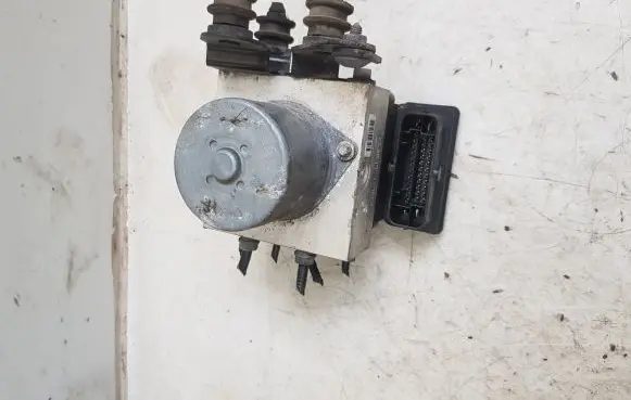 Volkswagen PASSAT B7 ABS Pump 3AA614109M