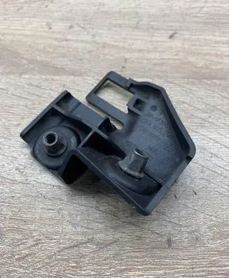 Volkswagen PASSAT B7 Headlight/headlamp mounting bracket 3AA805299