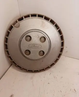 Ford Sierra R13 wheel hub/cap/trim 