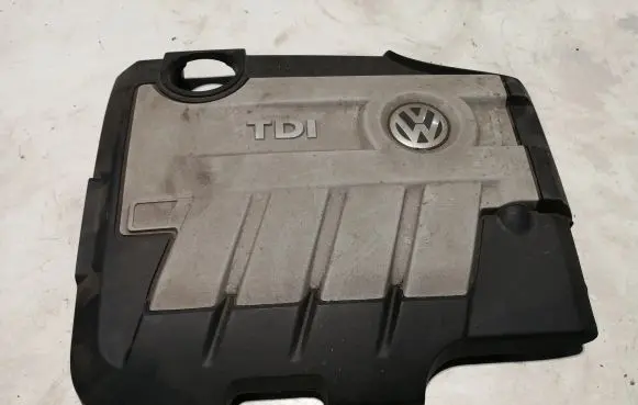 Volkswagen Tiguan Engine cover (trim) 03L103925