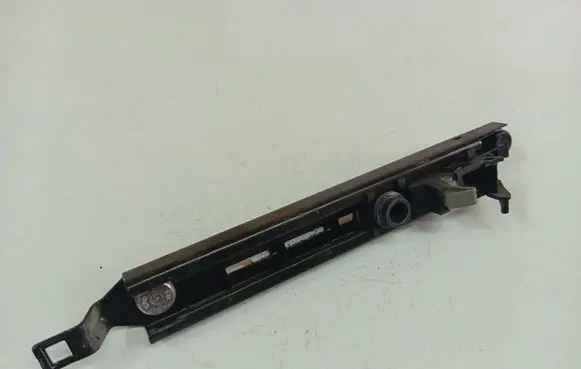 Opel Meriva A Seat belt adjustment rail 2020496