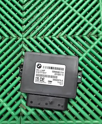 BMW 5 F10 F11 Hand brake control module 6858017 23122010 0121711917